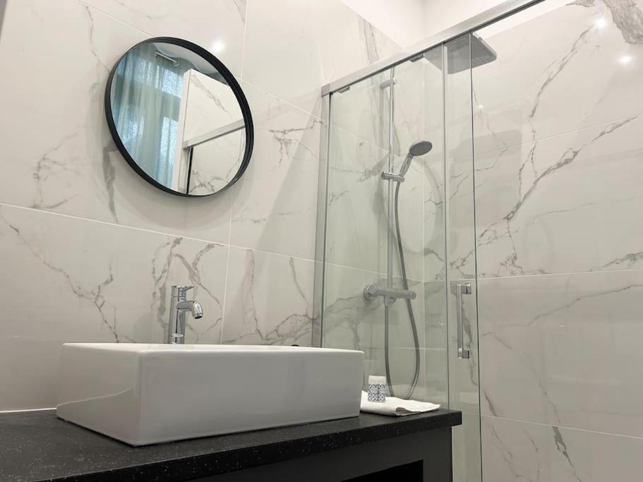 Vieux-Lille Appartement Renove Avec Une Chambre Екстериор снимка